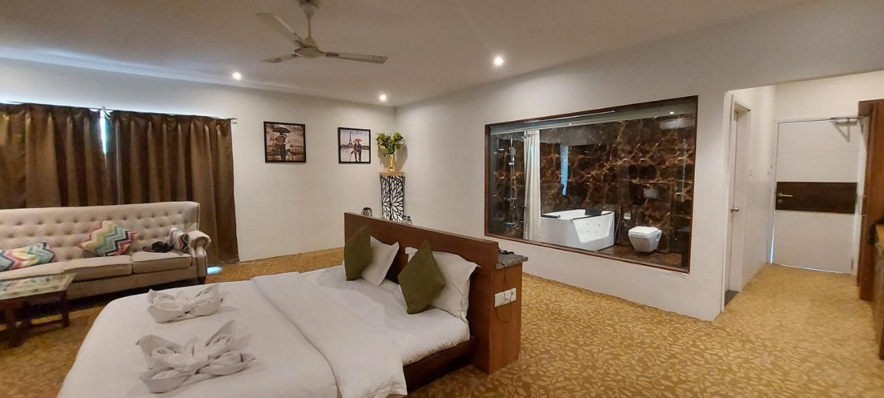 The Windmill Resorts Malvan Bagian luar foto