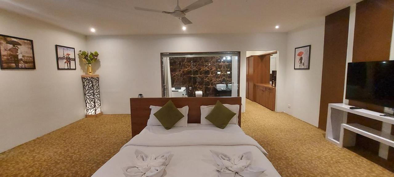 The Windmill Resorts Malvan Bagian luar foto